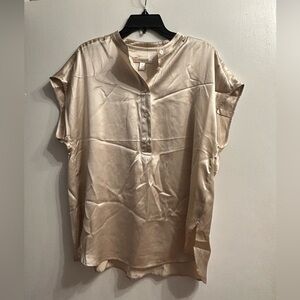 Medium New without tag Banana Republic 100% Silk Cream Blouse